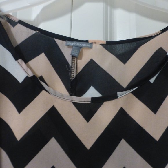 CHARLOTTE RUSSE flutter sleeve cold shoulder chevron stripes blouse - Picture 9 of 11